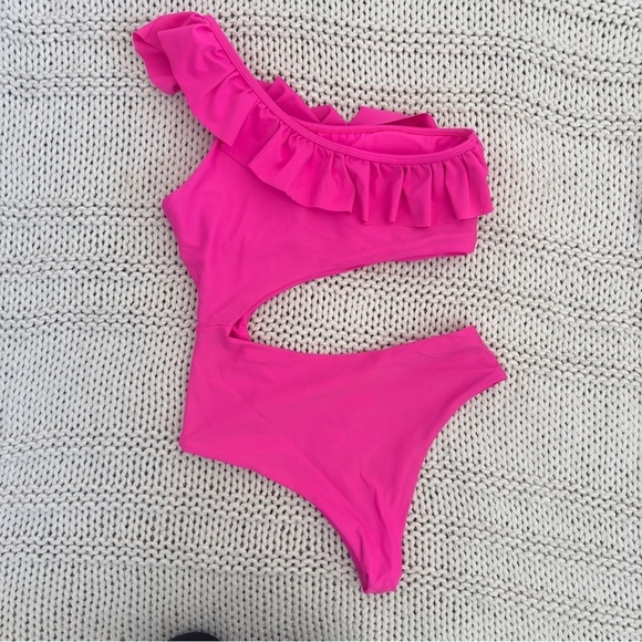 Women's Cut Out One Piece Swimsuit Ruffle Trim Asymmetrical High Waisted Small - Picture 3 of 6